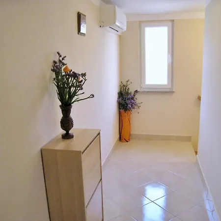 Ferienwohnung Fuer 6 Personen Ca 80 Qm In Cizici, Kvarner Bucht Krk * Čižići