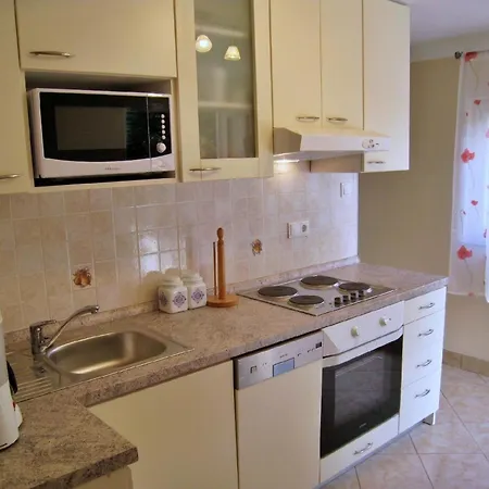 Ferienwohnung Fuer 6 Personen Ca 80 Qm In Cizici, Kvarner Bucht Krk Čižići